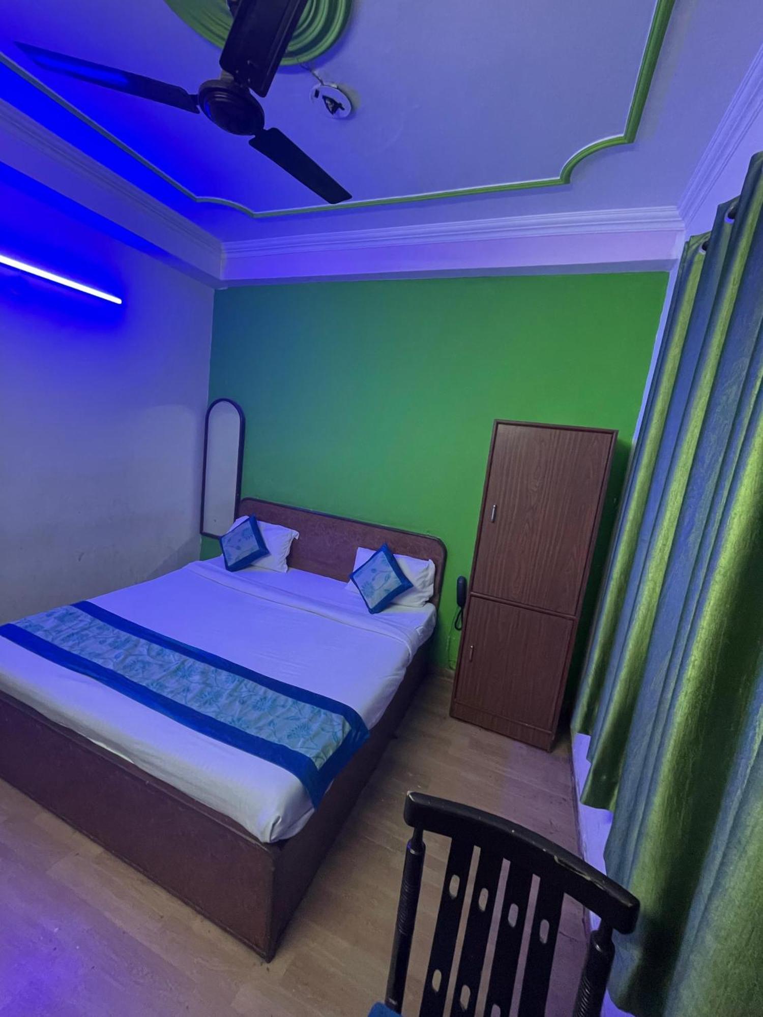 S R Plaza At Delhi Airport Hotel New Delhi Exterior photo